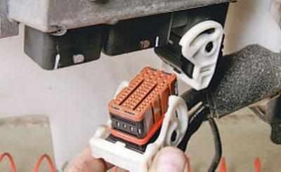 Ford Mondeo 4 Замена электронного блока управления двигателем, фото 5